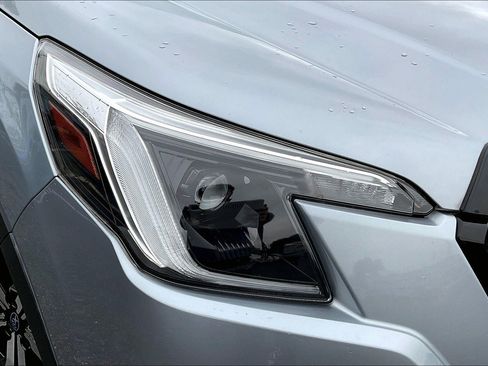 Certified 2022 Subaru Forester Limited image 24