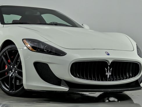 Used 2012 Maserati GranTurismo MC RWD image 3