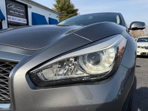 Used 2016 INFINITI Q70 3.7 image 26