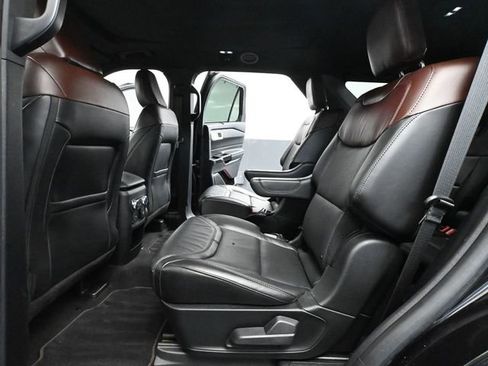 Used 2021 Ford Explorer Platinum w/ Equipment Group 601A image 38