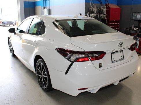Used 2023 Toyota Camry SE FWD image 32