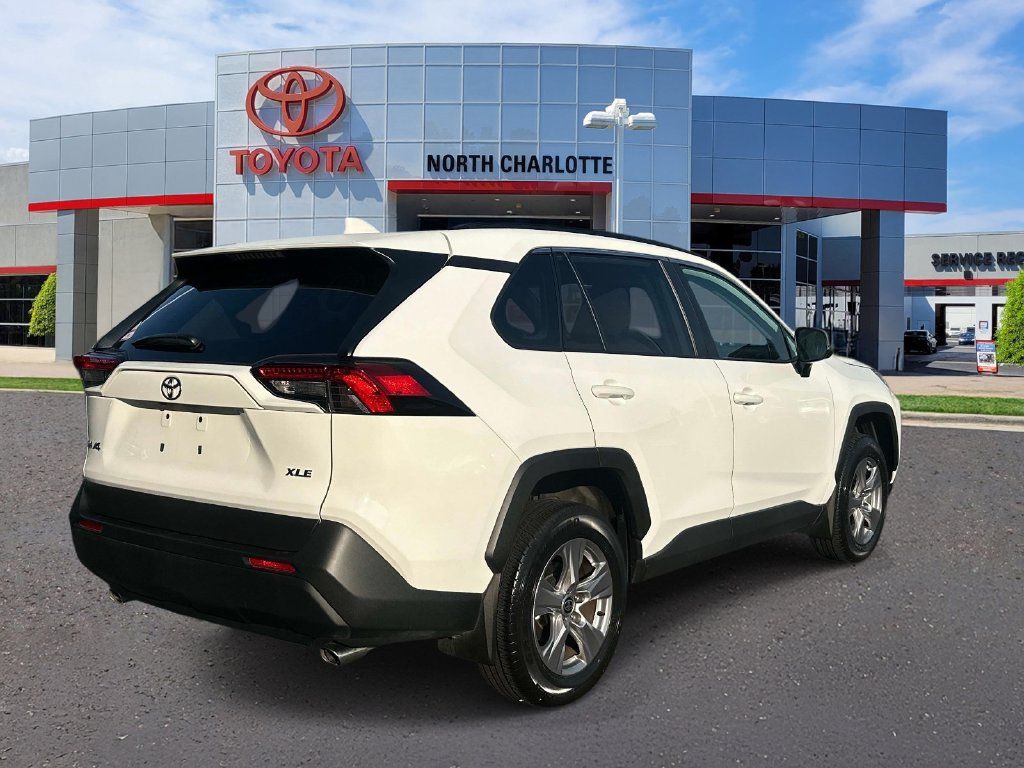 Used 2025 Toyota RAV4 XLE w/ Convenience Package FWD image 8