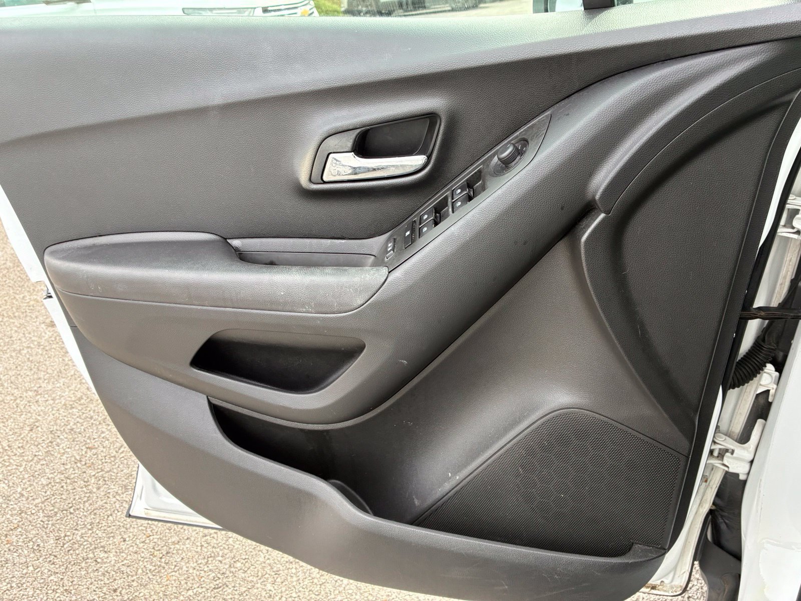 Used 2016 Chevrolet Trax LS w/ LPO, Protection Package FWD image 12