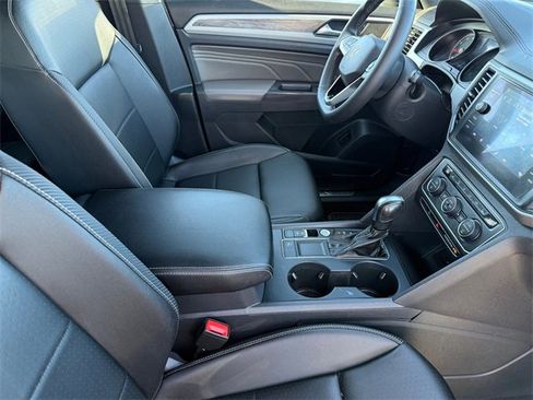 Used 2021 Volkswagen Atlas Cross Sport SE image 23