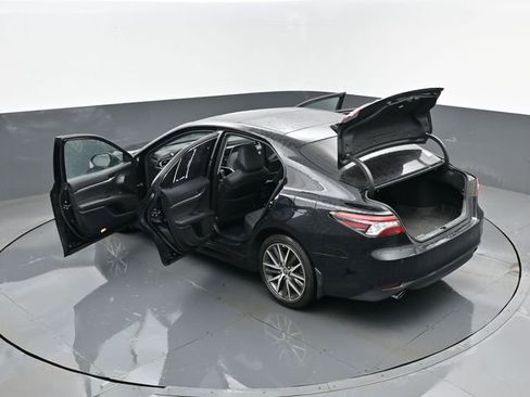 Used 2024 Toyota Camry XLE w/ Navigation Package image 28