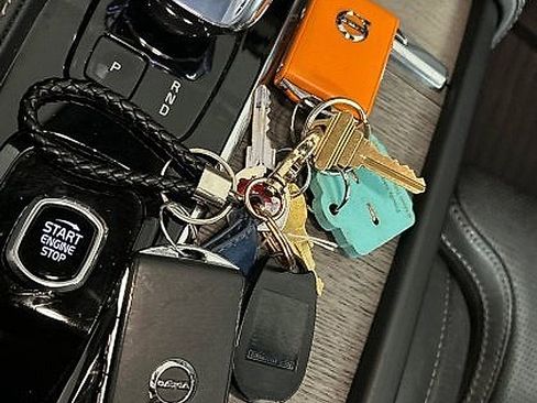 Certified 2024 Volvo XC90 B6 Ultimate w/ Protection Package Premier image 14