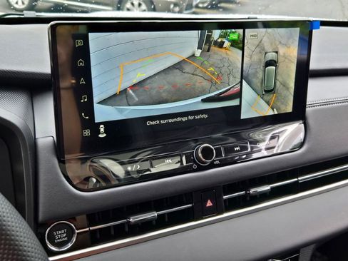 New 2025 Mitsubishi Outlander SE image 27