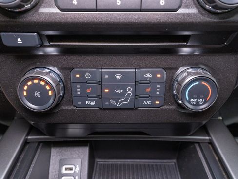 Used 2018 Ford F250 XLT w/ XLT Premium Package AWD/4WD image 23