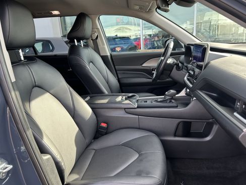 Used 2024 Toyota Grand Highlander XLE image 27