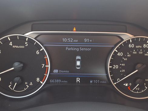 Used 2024 Nissan Altima 2.5 SV FWD image 12
