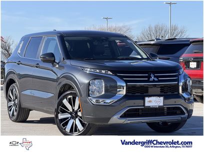 Used 2025 Mitsubishi Outlander SE