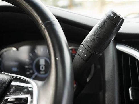 Used 2017 Cadillac Escalade ESV Premium Luxury image 28