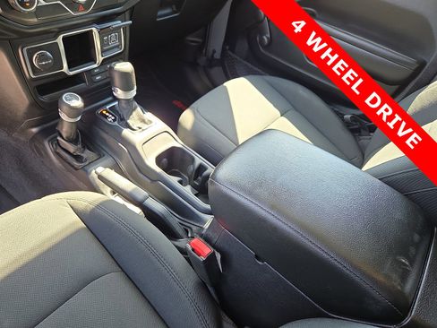 Used 2021 Jeep Wrangler Unlimited Sport AWD/4WD image 25