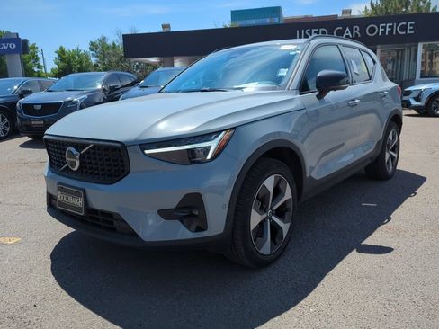 Used 2026 Volvo XC40 B5 Plus AWD/4WD image 3