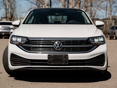 Used 2023 Volkswagen Jetta SE image 14