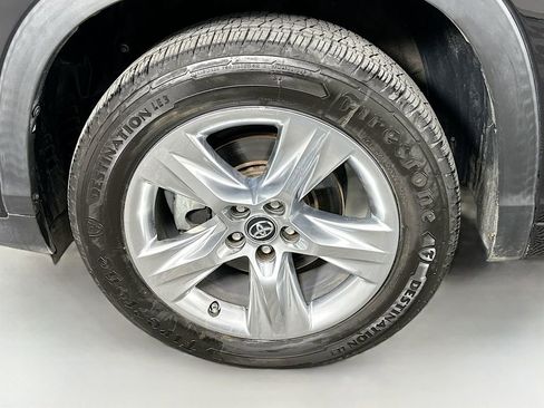 Used 2017 Toyota Highlander Limited image 33