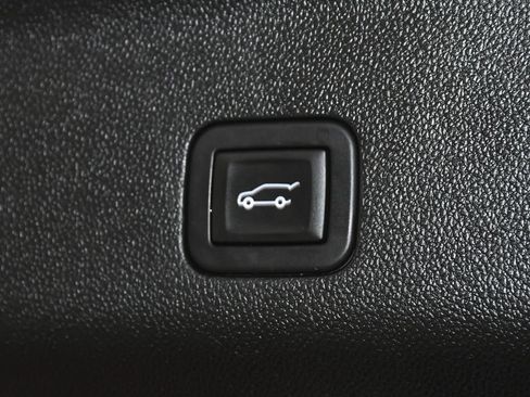 Used 2025 GMC Yukon XL Denali Ultimate AWD/4WD image 76