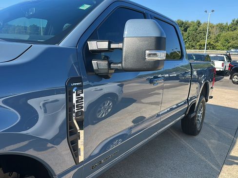 Used 2023 Ford F250 Lariat w/ Lariat Ultimate Package AWD/4WD image 6