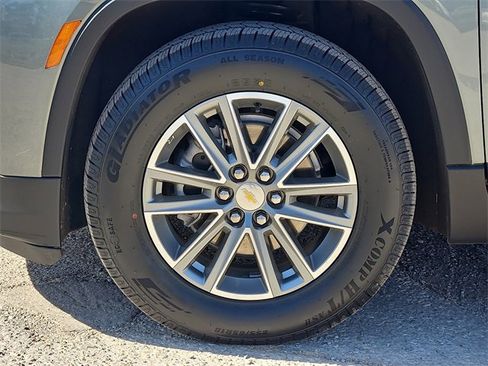 Used 2023 Chevrolet Traverse LT image 9