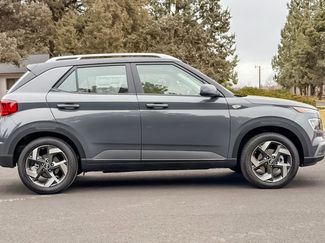 New 2026 Hyundai Venue SEL video 3