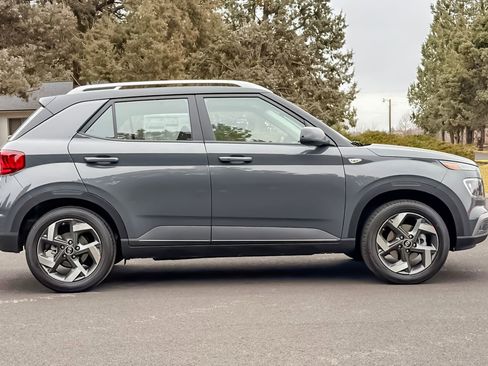 New 2026 Hyundai Venue SEL image 3