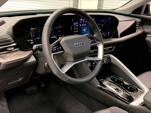 Certified 2025 Audi Q5 Premium w/ Convenience Package image 13