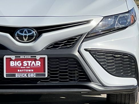Used 2024 Toyota Camry SE image 7