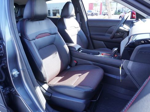 Certified 2025 Nissan Kicks SR FWD image 12
