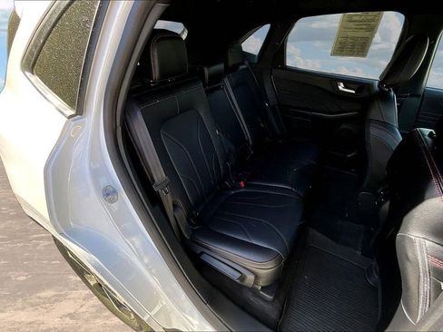 Used 2025 Ford Escape ST-Line Elite w/ Premium Technology Package image 27