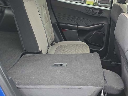 Used 2022 Ford Escape SE w/ SE Sport Appearance Package image 24