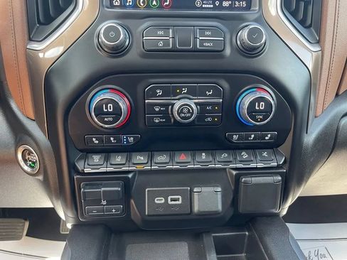 Used 2023 Chevrolet Silverado 2500 High Country w/ Z71 Off-Road Package AWD/4WD image 29