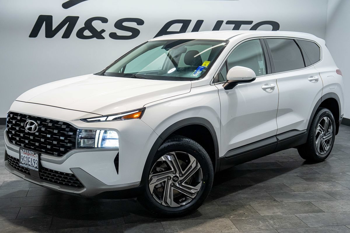 Used 2023 Hyundai Santa Fe SE w/ Cargo Package AWD/4WD image 2