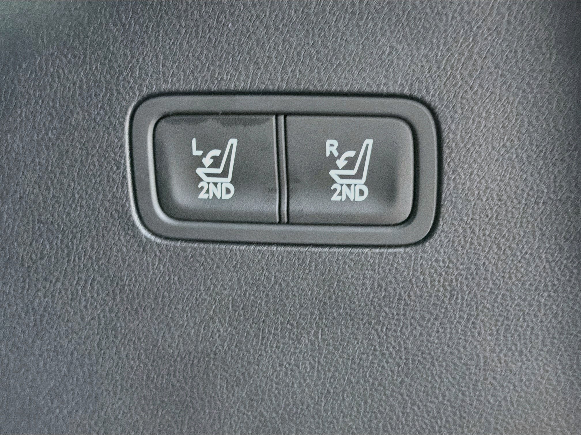Used 2024 Hyundai Santa Fe SEL FWD image 13