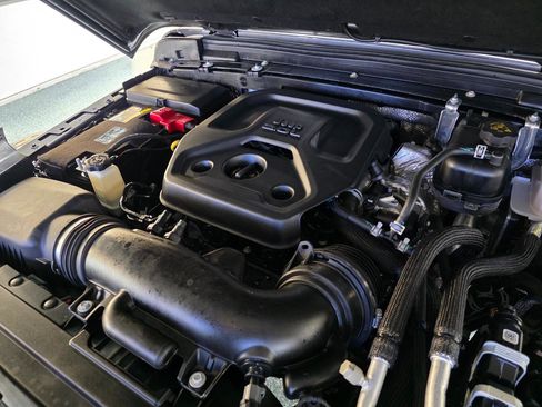 Used 2025 Jeep Wrangler Sahara w/ Safety Group image 38