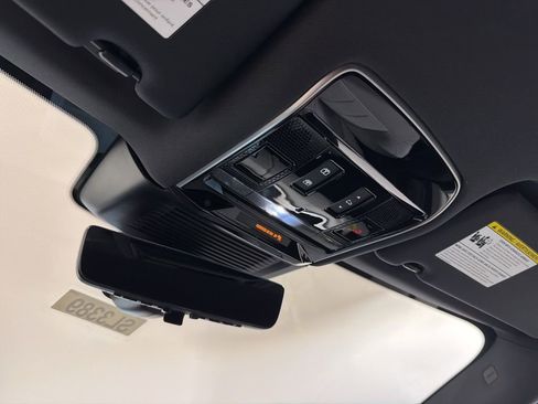 New 2026 Land Rover Range Rover Sport Dynamic SE image 18