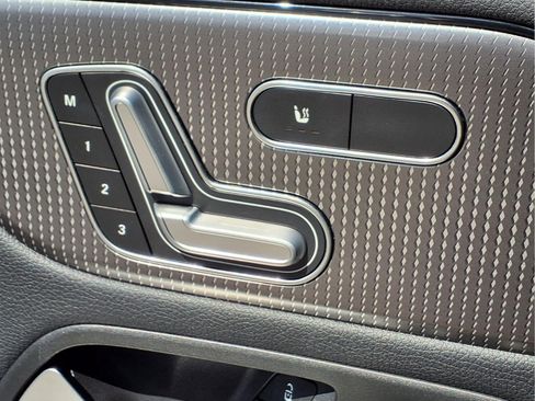 Certified 2021 Mercedes-Benz GLA 250 4MATIC image 27