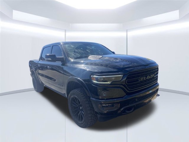 Used 2020 RAM 1500 Limited w/ Black Appearance Package AWD/4WD image 3