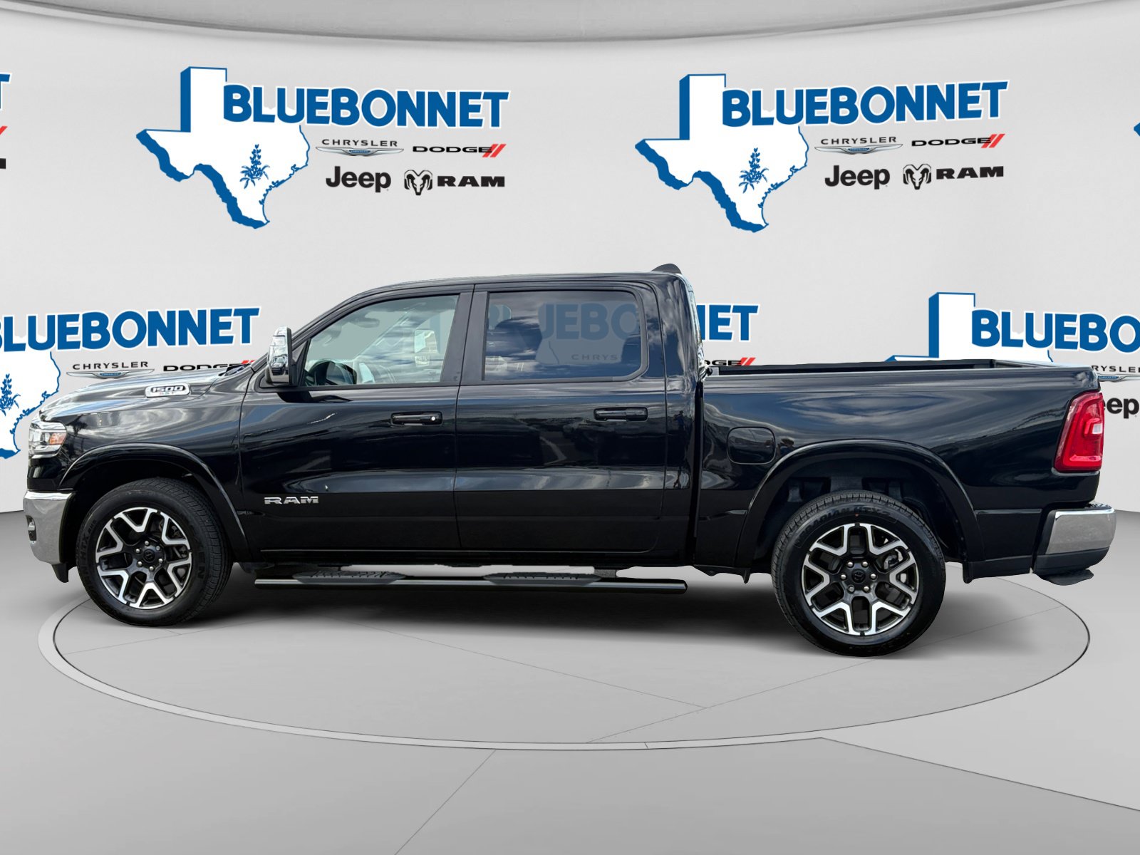 Used 2025 RAM 1500 Laramie w/ Trailer Tow Group AWD/4WD image 8