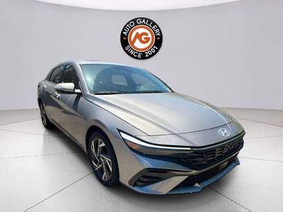 Used 2025 Hyundai Elantra Limited