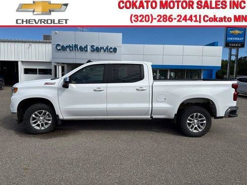 Used 2023 Chevrolet Silverado 1500 LT w/ Z71 Off-Road Package AWD/4WD image 4