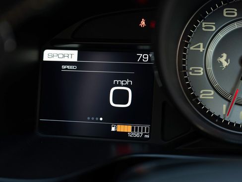 Used 2020 Ferrari Portofino RWD image 41