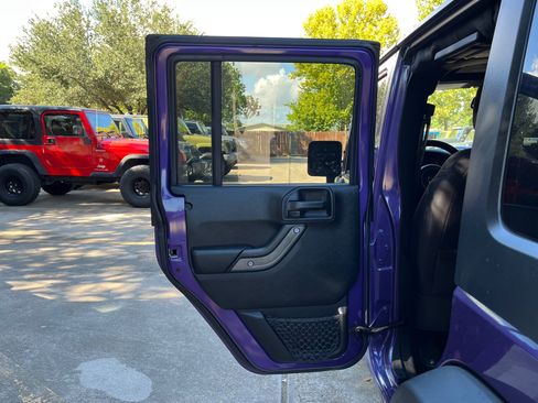 Used 2018 Jeep Wrangler Unlimited Sport S image 27