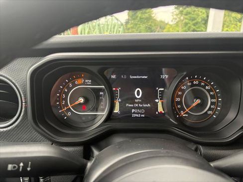 Certified 2025 Jeep Wrangler Unlimited Rubicon w/ Convenience Group AWD/4WD image 20