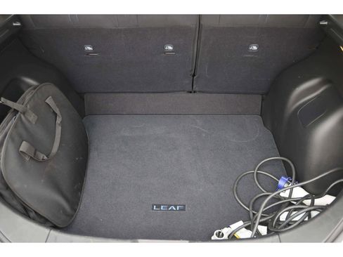 Used 2018 Nissan Leaf SV image 28