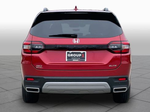 Used 2025 Honda Pilot Elite image 4