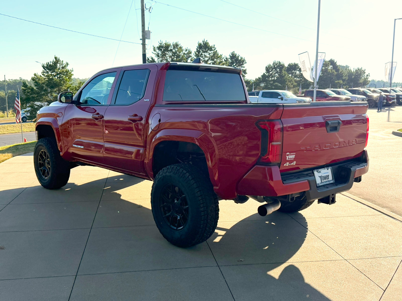 Used 2024 Toyota Tacoma SR5 AWD/4WD image 4