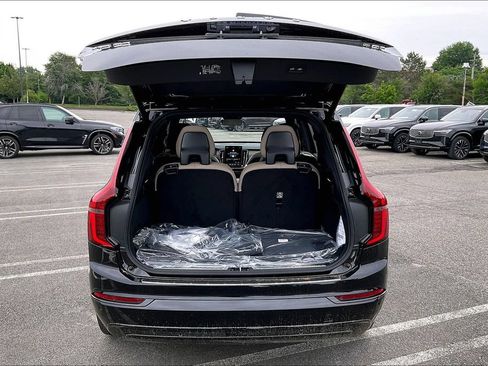 New 2026 Volvo XC90 T8 Ultra w/ Protection Package Premier AWD/4WD image 4