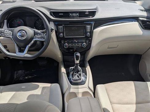 Used 2019 Nissan Rogue Sport SV FWD image 17