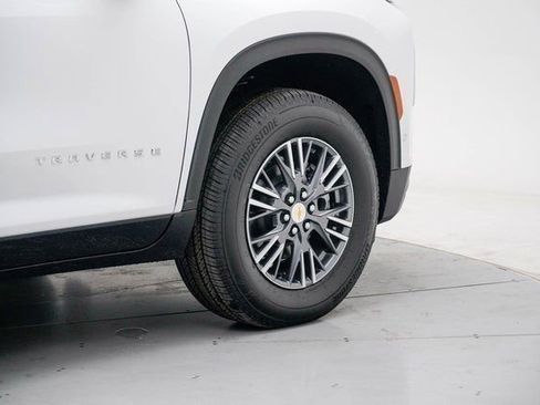 New 2026 Chevrolet Traverse LT w/ Enhanced Driving Package image 8
