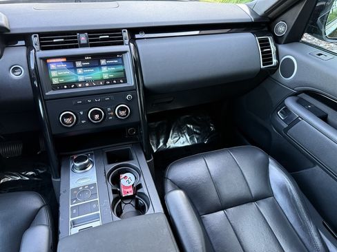 Used 2020 Land Rover Discovery SE AWD/4WD image 22